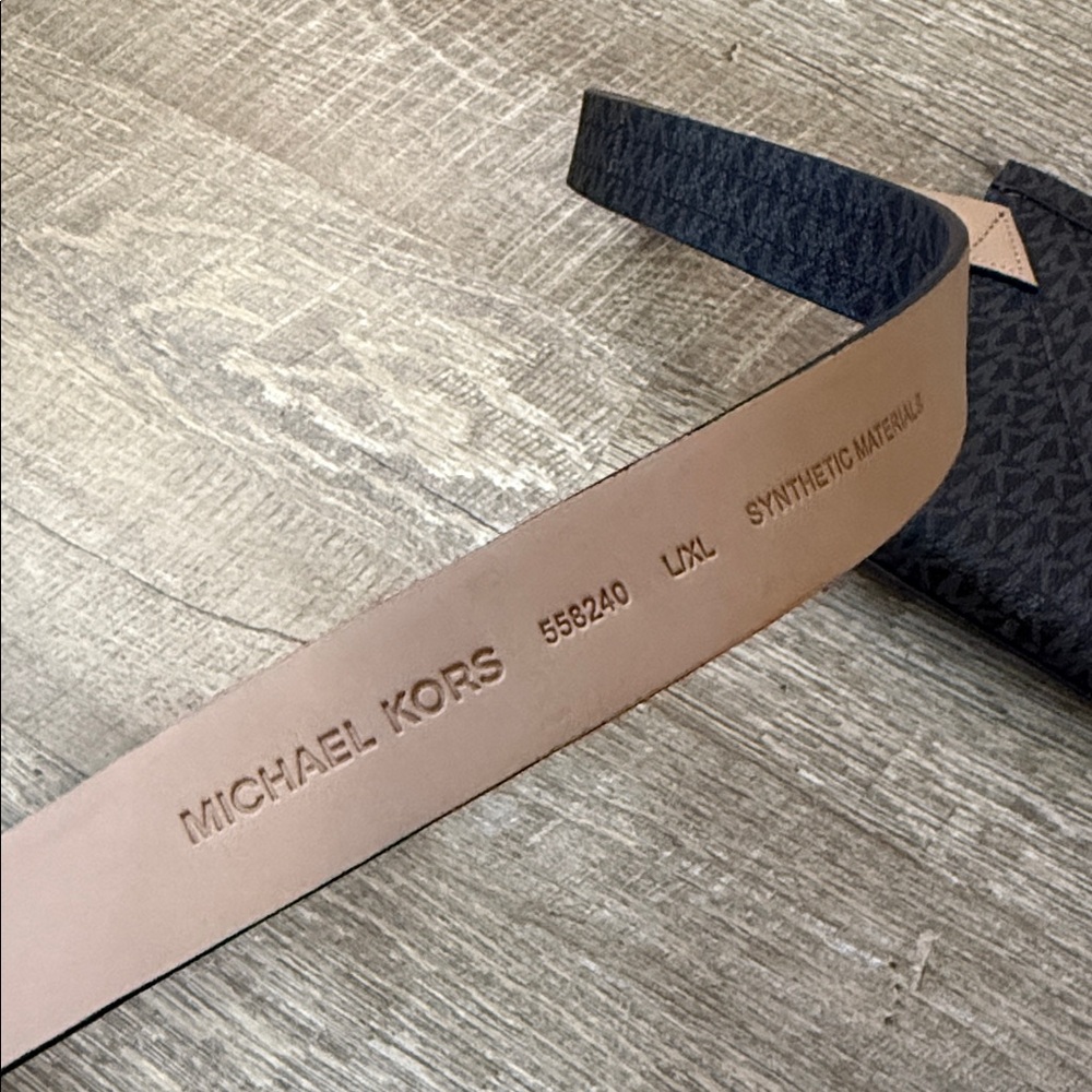Michael Kors Monogram Belt Bag Size L/XL - Picture 3 of 5